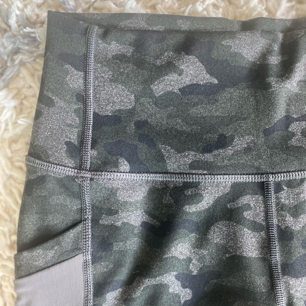 Fabletics camo bike shorts - Picture 2 of 5
